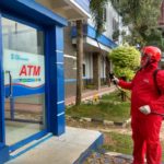 PMI Basel Semprotkan Disinfektan di ATM Komplek Pemkab