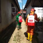 Kawasan Rumah Anggota DPRD Basel Terkonfirmasi Covid-19 Disemprot Disinfektan