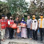 PMI Babar Salurkan Paket Sembako kepada Korban Kebakaran di Air Samak