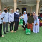 PMI Bateng Bagikan Masker dan Paket Lebaran ke Kaum Dhuafa