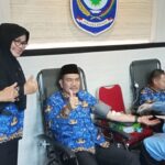 <strong>Gandeng PMI, Sekda Babel Naziarto Pimpin Aksi Donor Darah HUT KORPRI</strong>