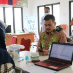 Sekda Naziarto Tinjau Aksi Donor Darah PMI di Klinik Pratama Dinkes Provinsi