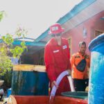 PMI Babel Bersama Timgab Distribusikan Air Bersih ke Warga Kelurahan Air Itam Pangkalpinang