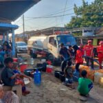 Hingga Hari Ke-12, PMI Babel Sudah Distribusikan 65.000 Liter Air Bersih Gratis